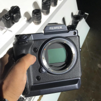 Đây là hình ảnh của một chiếc Medium Format 100MP mới nhất của Fujifilm với tên gọi GFX 100S