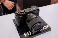 Fujifilm Việt Nam ra mắt máy ảnh mirrorless GFX 50R: kiểu dáng rangefinder, cảm biến medium format, giá 109 triệu đồng