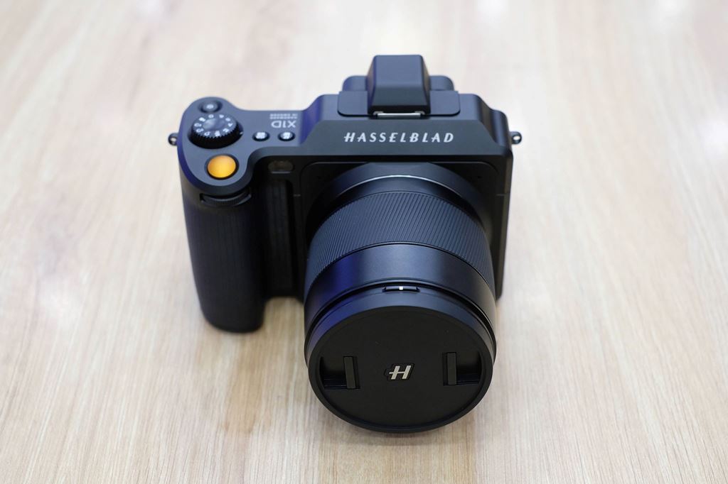 Cận cảnh Hasselblad X1D Limited: màu đen, giá 269 triệu đồng ảnh 4