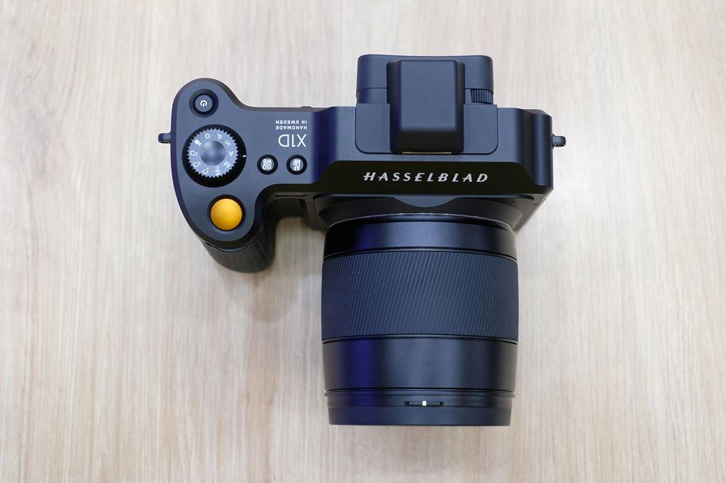 Cận cảnh Hasselblad X1D Limited: màu đen, giá 269 triệu đồng ảnh 5
