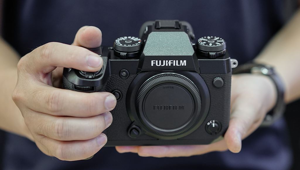 Trên tay Fujifilm X-H1 tại Việt Nam: chống rung 5 trục, màn hình phụ ảnh 1