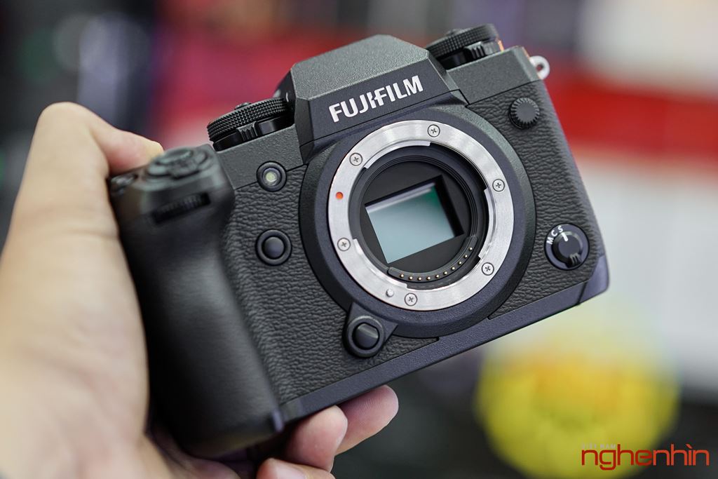 Trên tay Fujifilm X-H1 tại Việt Nam: chống rung 5 trục, màn hình phụ ảnh 2