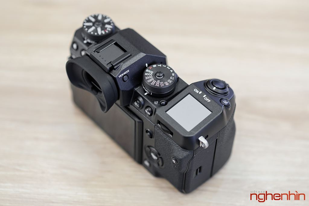 Trên tay Fujifilm X-H1 tại Việt Nam: chống rung 5 trục, màn hình phụ ảnh 10