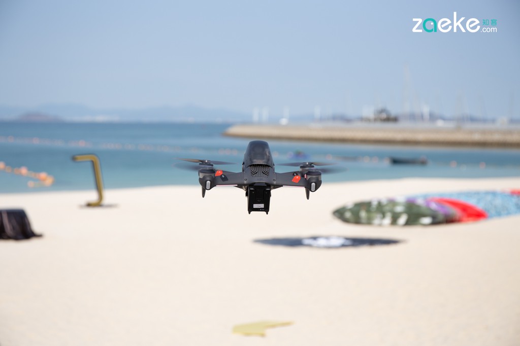 DJI công bố máy bay không người lái đua góc nhìn thứ nhất FPV đầu tiên ảnh 2