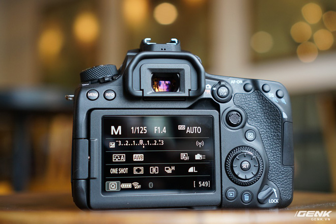 Trên tay Canon EOS 90D: Ngoại hình không thay đổi nhiều, phần cứng nâng cấp đáng kể, chưa có giá chính thức tại Việt Nam - Ảnh 4.