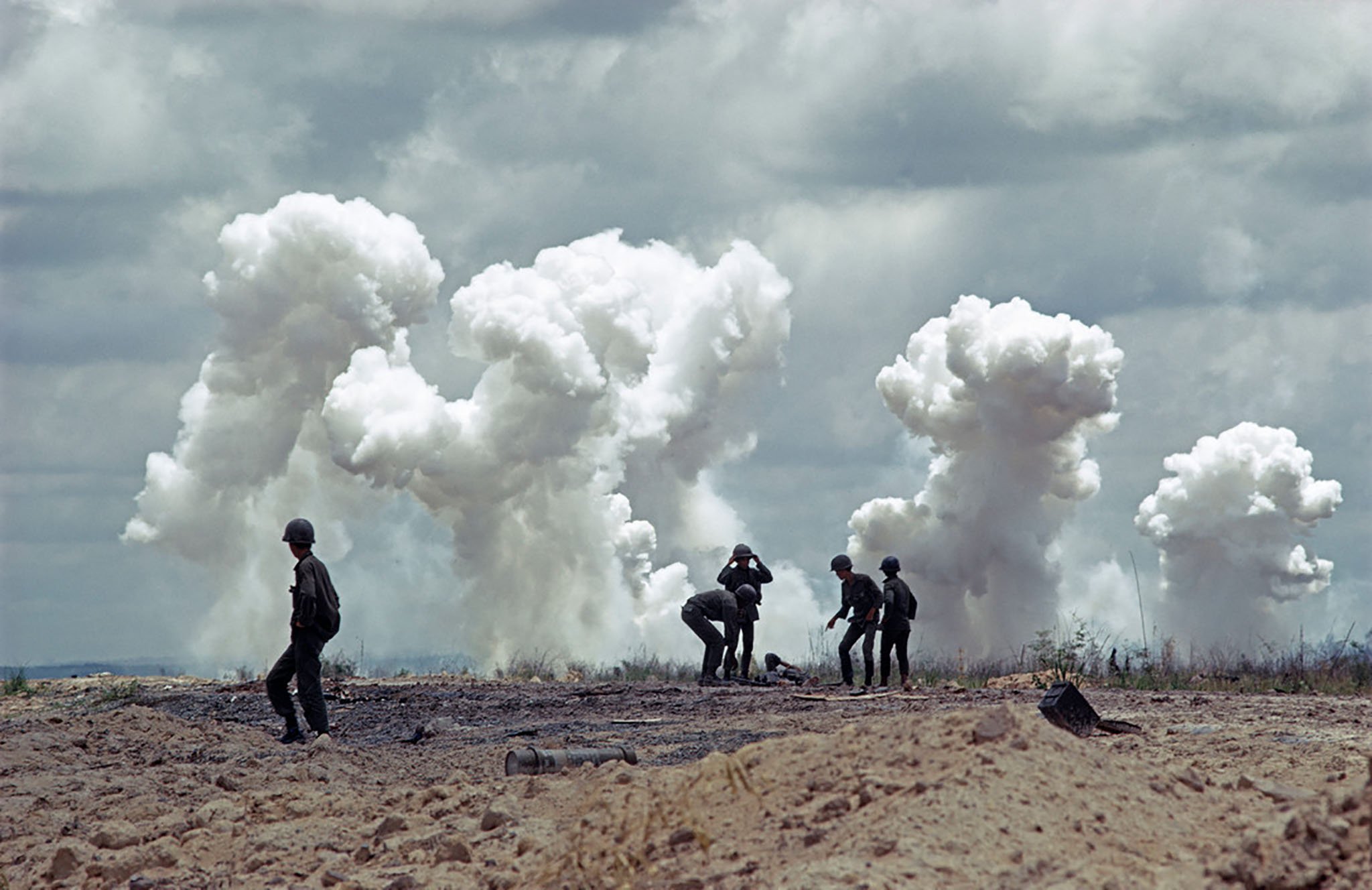 Đang tải 00002bruno-barbey-vietnam-war-chien-trang-an-loc.jpg&hellip;
