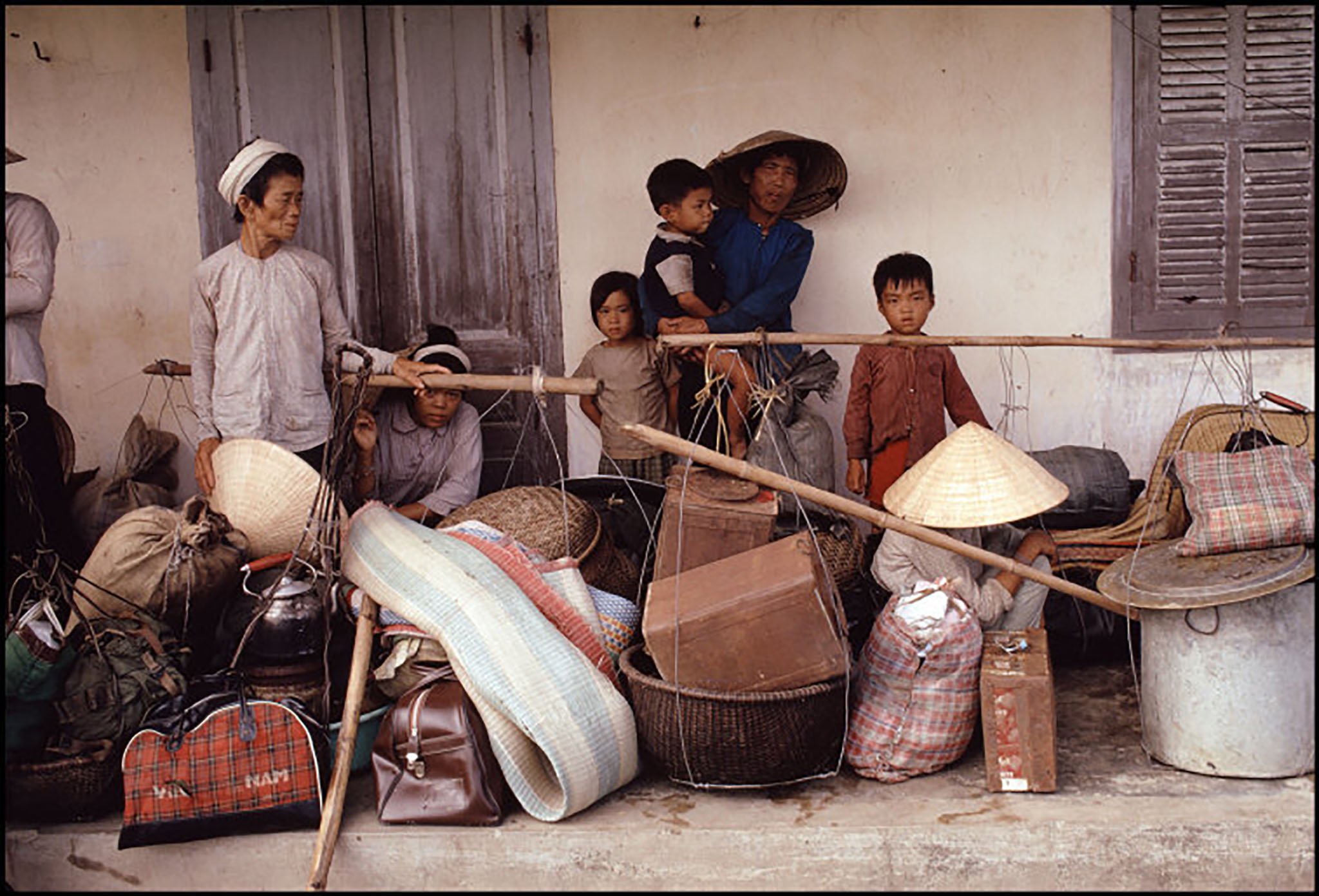 Đang tải 00009bruno-barbey-vietnam-war-chien-trang-an-loc.jpg&hellip;