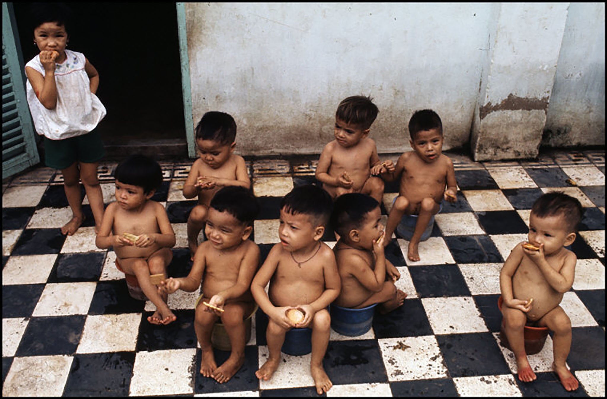 Đang tải 00006bruno-barbey-vietnam-war-chien-trang-an-loc.jpg&hellip;