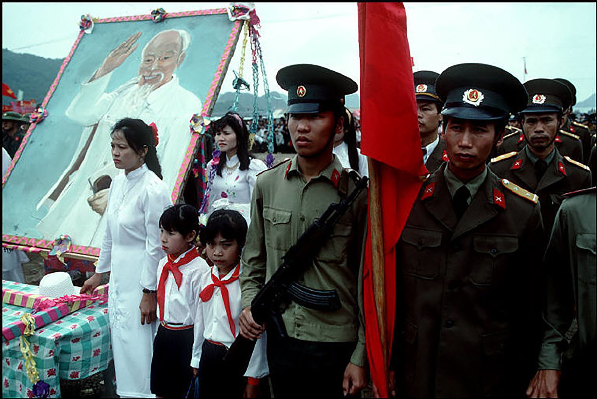 Đang tải 00007bruno-barbey-vietnam-1994-1995.jpg&hellip;
