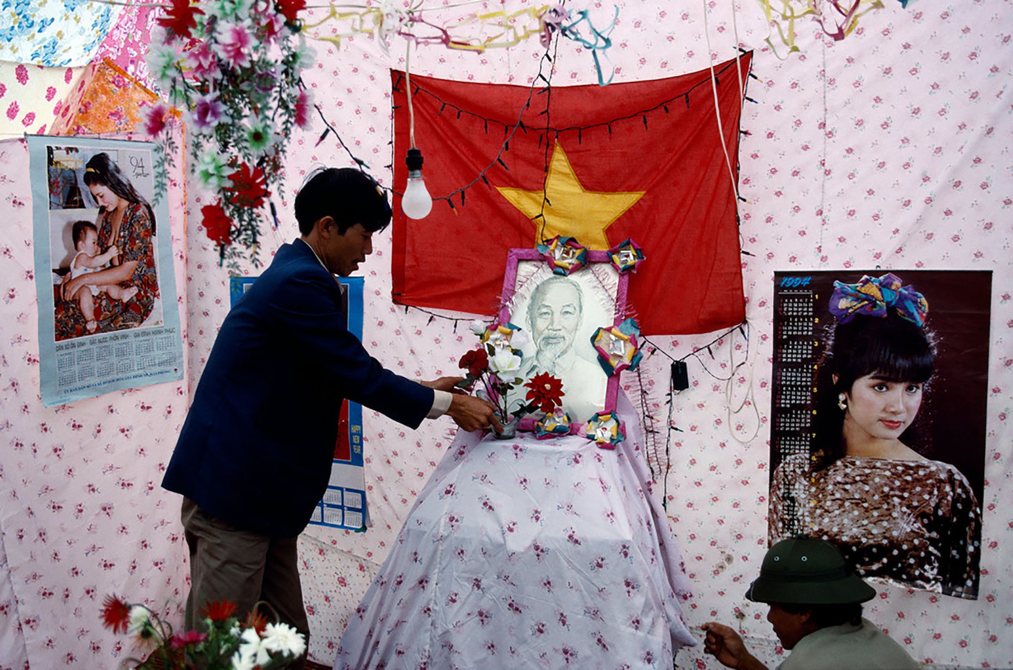 Đang tải 00008bruno-barbey-vietnam-1994-1995.jpg&hellip;