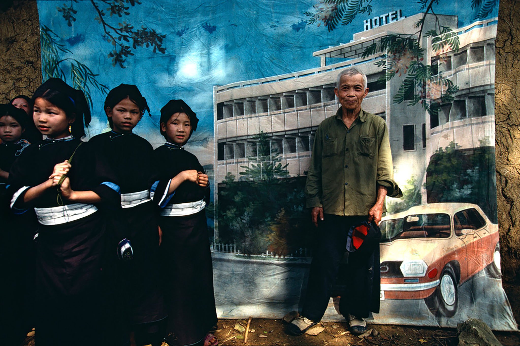 Đang tải 00011bruno-barbey-vietnam-1994-1995.jpg&hellip;