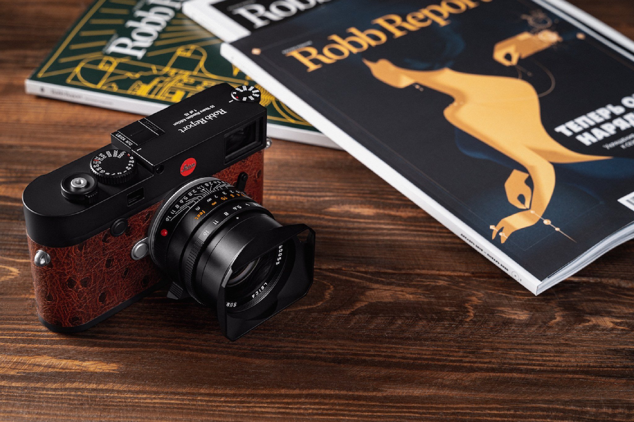 Leica-M10-Robb-Report-Russia-15-years-limited-edition-camera-1.jpg Đang tải Leica-M10-Robb-Report-Russia-15-years-limited-edition-camera-1.jpg…