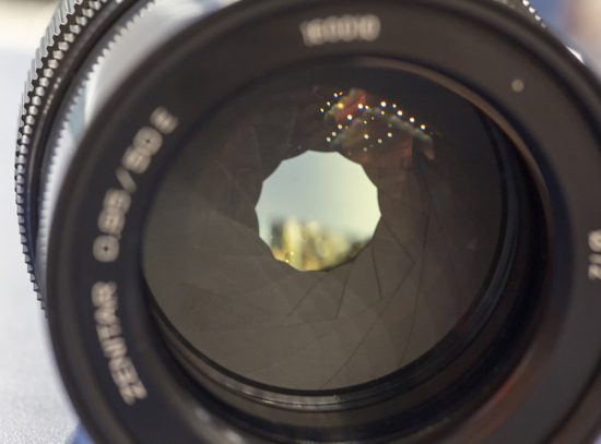 Đang tải Zenitar-50mm-f0.95-manual-focus-full-frame-lens-from-Zenit1-550x407.jpg&hellip;