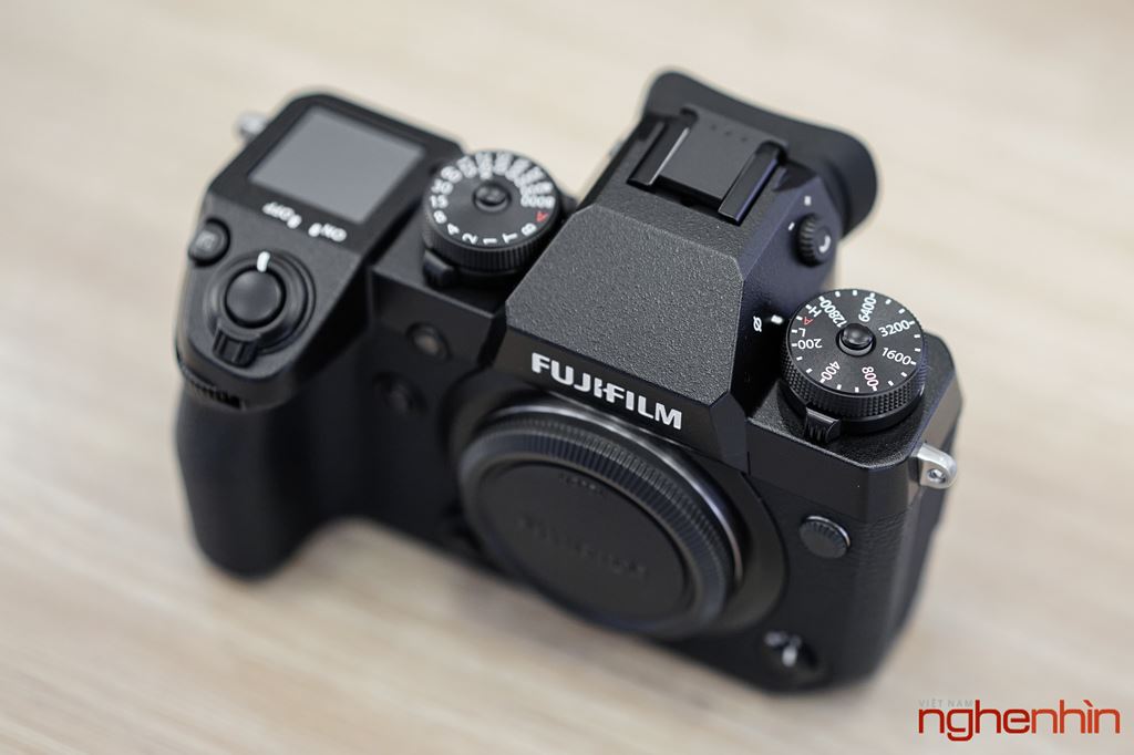 Trên tay Fujifilm X-H1 tại Việt Nam: chống rung 5 trục, màn hình phụ ảnh 8