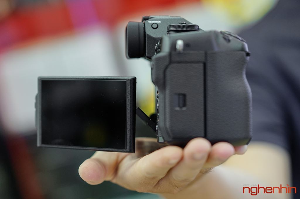 Trên tay Fujifilm X-H1 tại Việt Nam: chống rung 5 trục, màn hình phụ ảnh 14