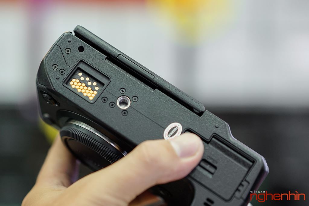 Trên tay Fujifilm X-H1 tại Việt Nam: chống rung 5 trục, màn hình phụ ảnh 16