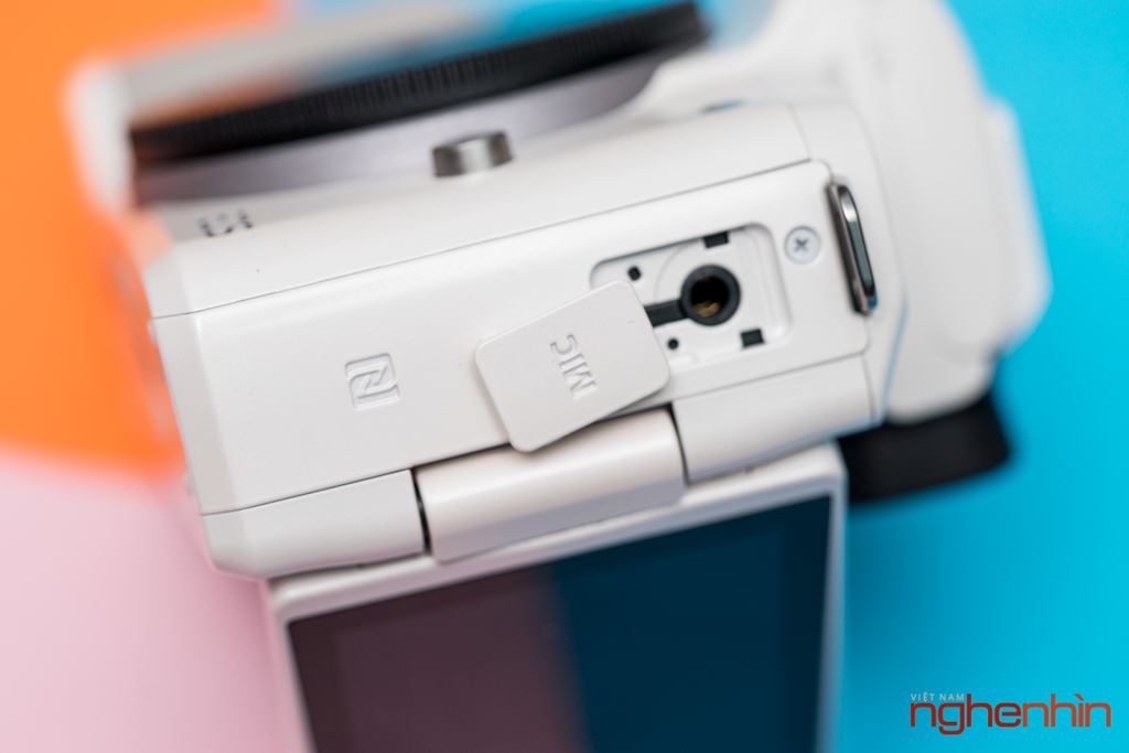 Trên tay máy ảnh không gương lật Canon EOS M50: lấy nét nhanh, quay video 4k ảnh 7