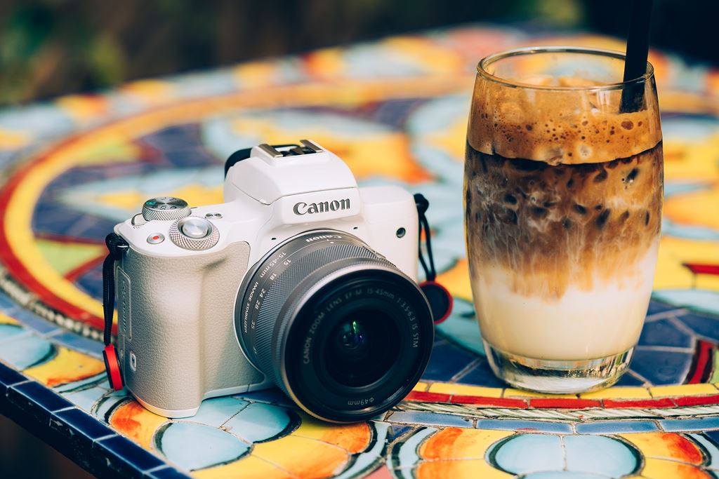 Trên tay máy ảnh không gương lật Canon EOS M50: lấy nét nhanh, quay video 4k ảnh 14
