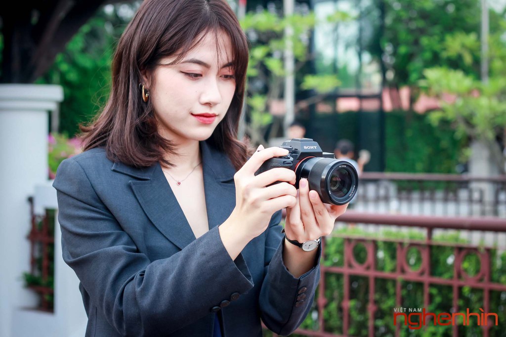 Máy ảnh không gương lật tốt nhất năm 2020 ảnh 8