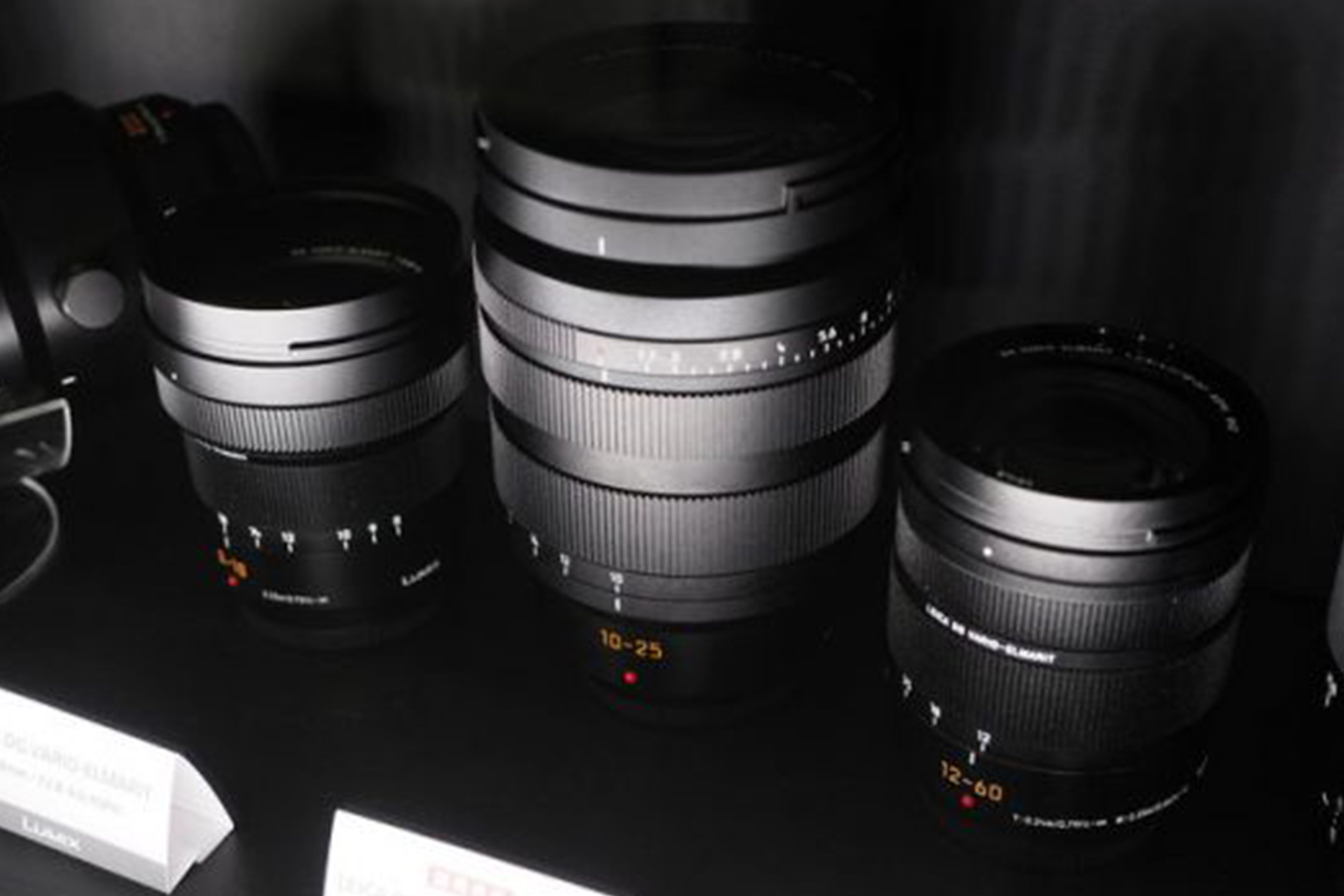 Đang tải Panasonic-Leica-DG-Vario-Summilux-10-25mm-f1.7-MFT.jpg&hellip;
