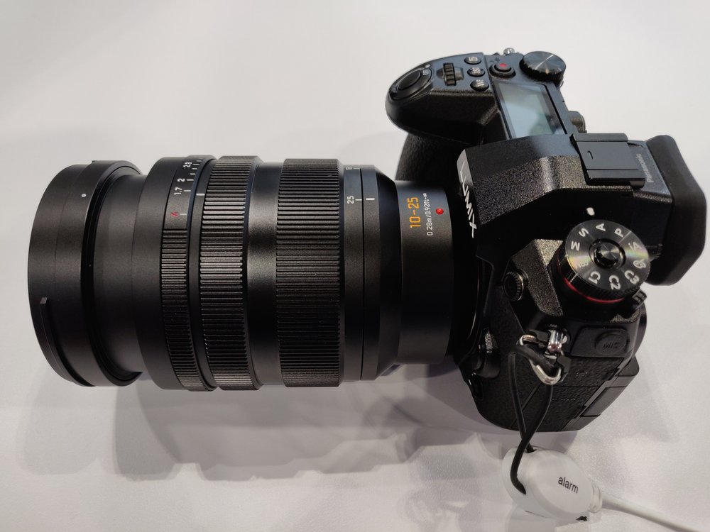 Đang tải Panasonic-Leica-DG-Vario-Summilux-10-25-mm-f1.7-lens-3.jpg&hellip;