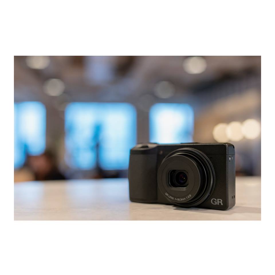 Đang tải Ricoh GR III -12.jpg&hellip;
