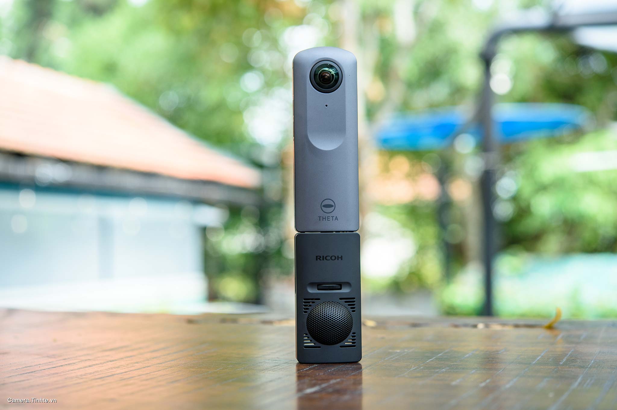 Đang tải Camera.Tinhte.vn_Theta-V_LVT_9089.jpg&hellip;