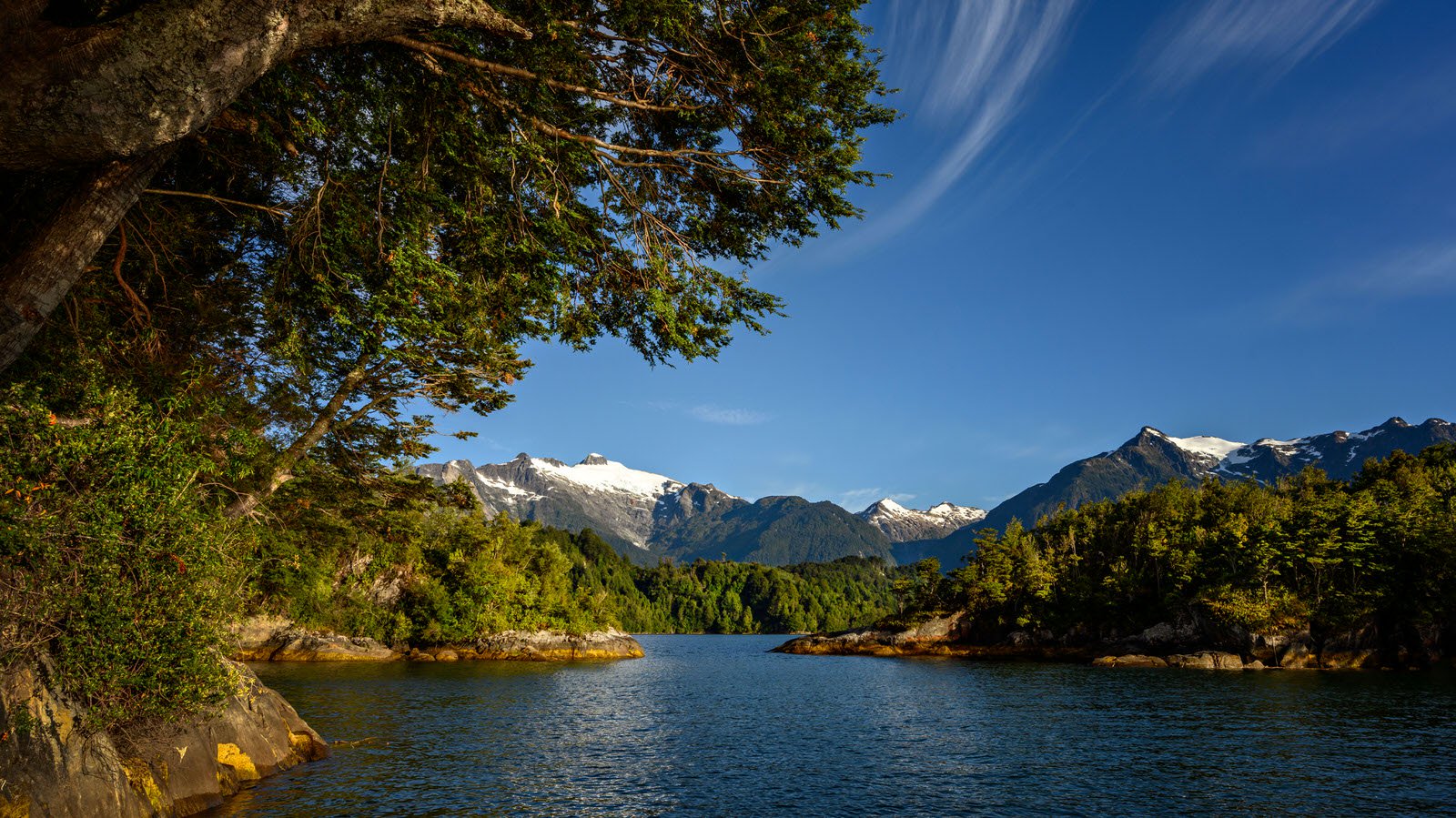 Đang tải Puerto-Chacabuco-Chile-_DZ77485-by-Michelle-Valberg.jpg&hellip;
