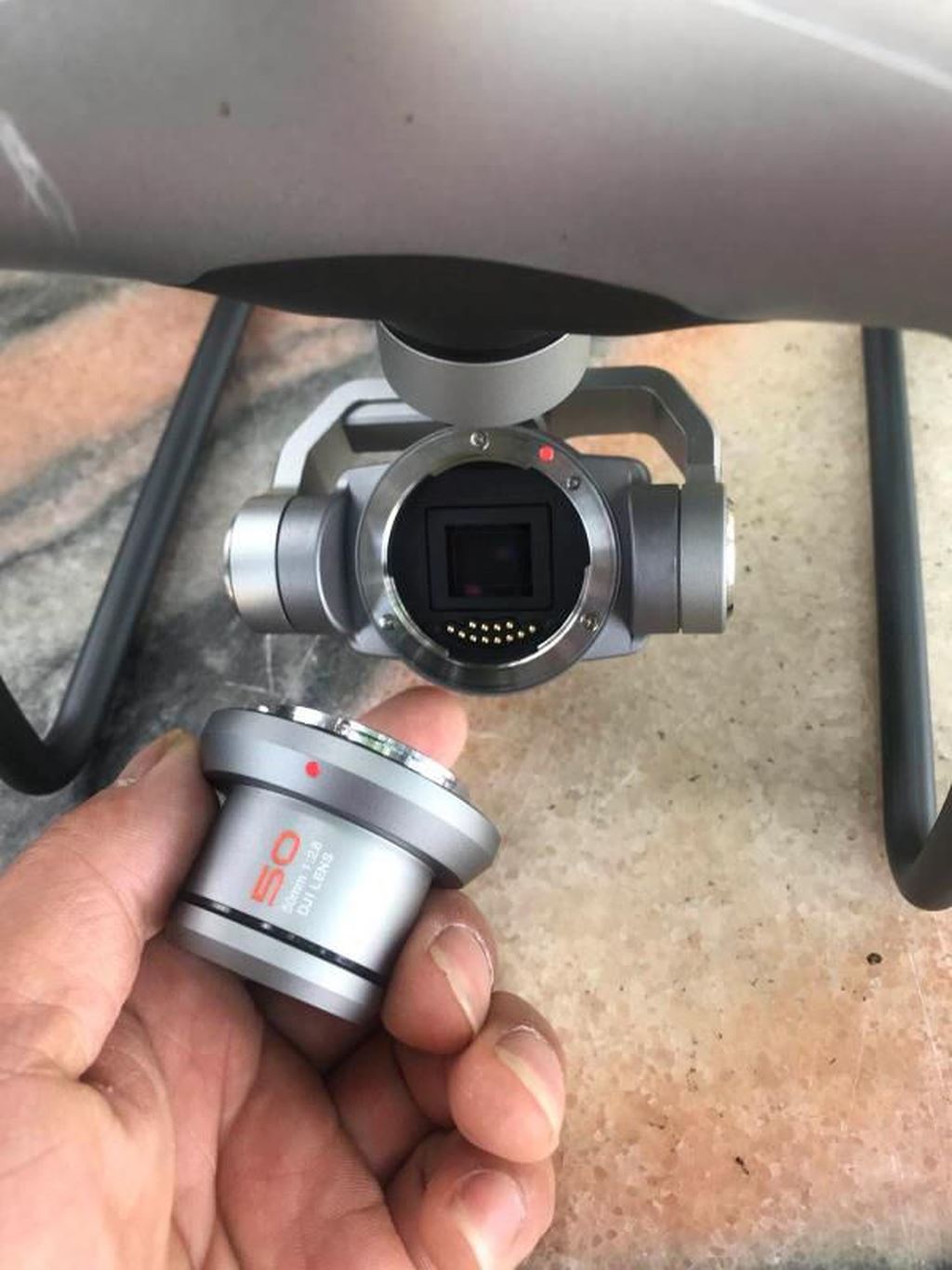 DJI Phantom 5 lộ diện: thiết kế chống nước, thay đổi ống kính ảnh 4