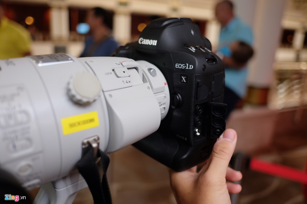 Canon EOS-1D X Mark II ra mat o Viet Nam hinh anh 2