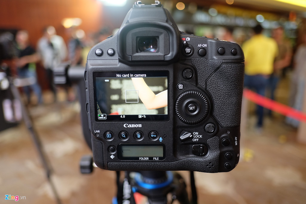 Canon EOS-1D X Mark II ra mat o Viet Nam hinh anh 3