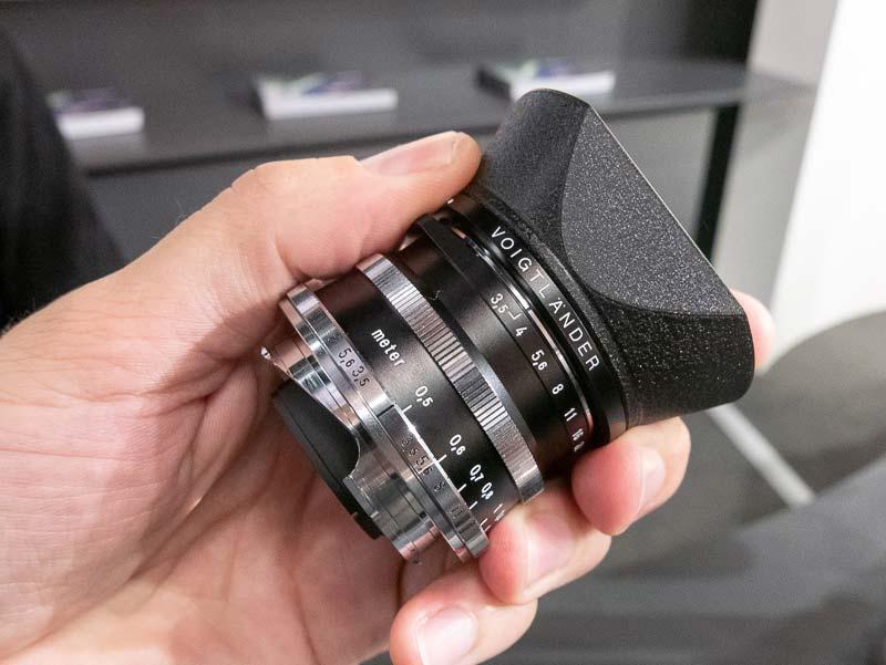 Đang tải Voigtländer-Color-Skopar-21mm-f3.5-lens-for-Leica-M-mount4.jpg&hellip;