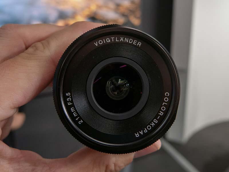Đang tải Voigtländer-Color-Skopar-21mm-f3.5-lens-for-Leica-M-mount5.jpg&hellip;