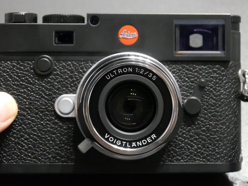 Đang tải Voigtländer-Ultron-35mm-f2-Aspherical-VM-lens1.jpg&hellip;