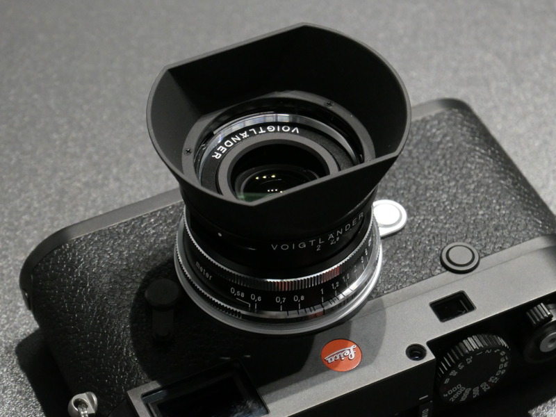 Đang tải Voigtländer-Ultron-35mm-f2-Aspherical-VM-lens2.jpg&hellip;