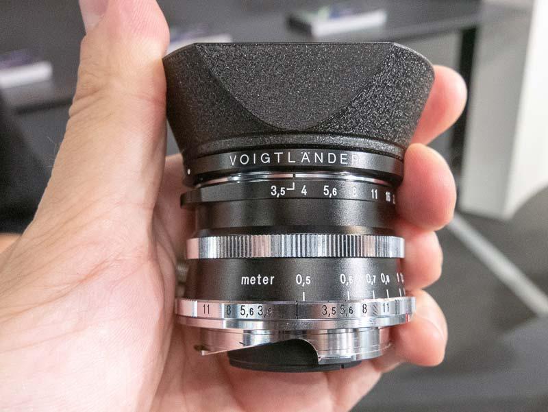 Đang tải Voigtländer-Color-Skopar-21mm-f3.5-lens-for-Leica-M-mount3.jpg&hellip;