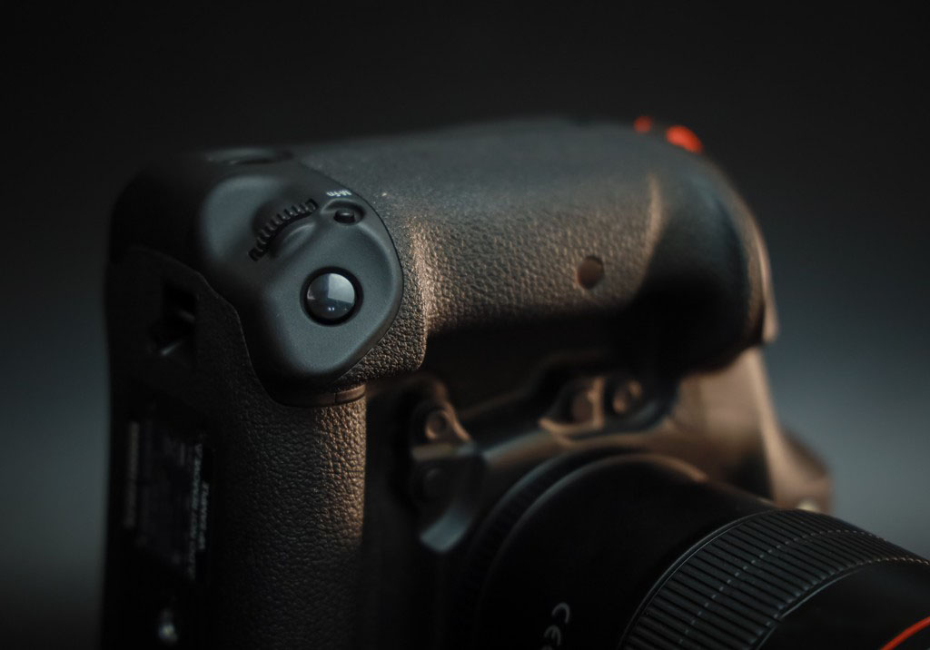 Cận cảnh Canon EOS 1DX Mark III - &ldquo;Quái vật&rdquo; của giới DSLR ảnh 9